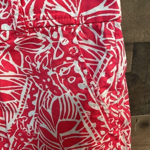 Lilly Pulitzer Punch Pink Giraffe Print Callahan Shorts - Picture 3 of 8